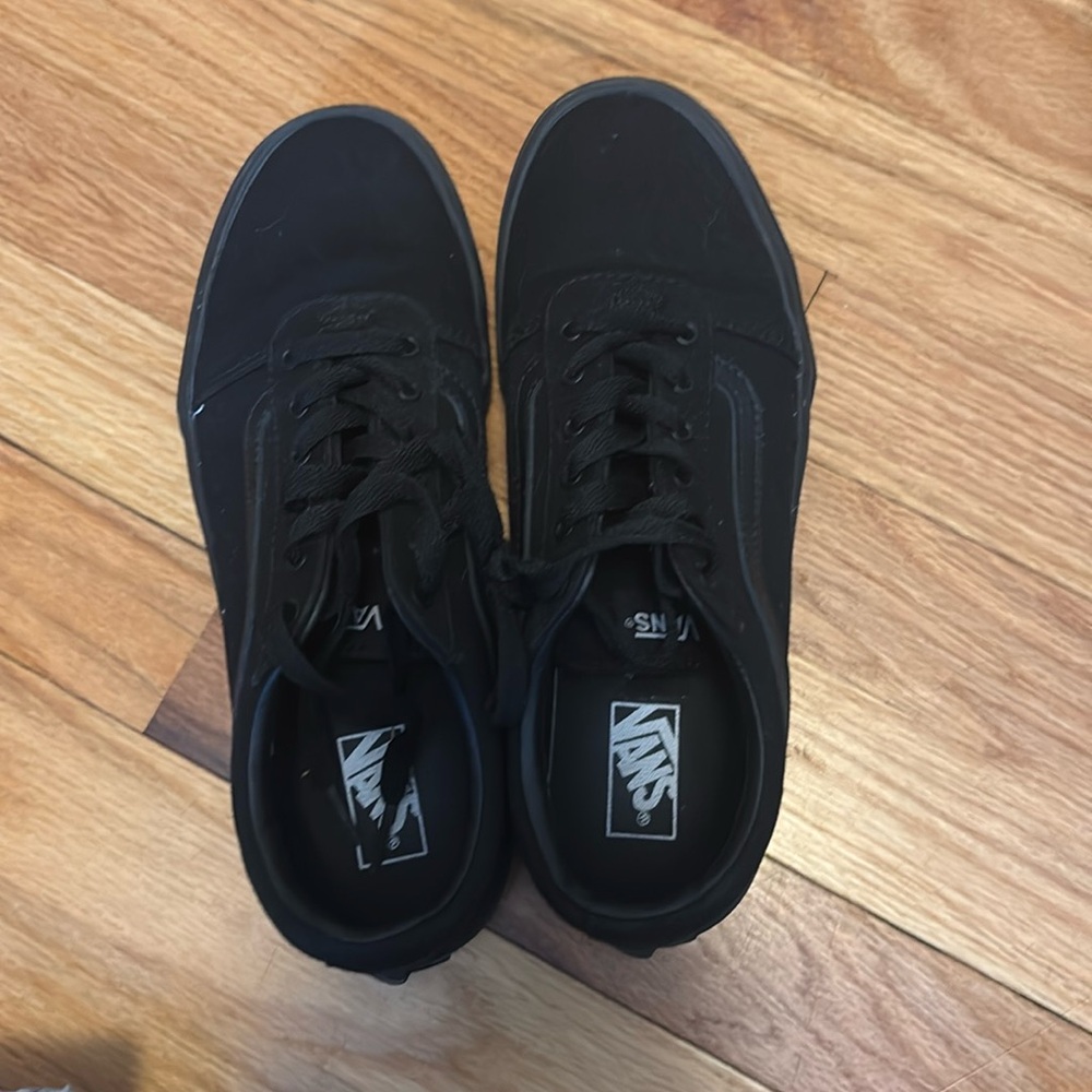 Vans all black old skool canvas size 38 or youth 6 or women’s 7.5 worn once.
